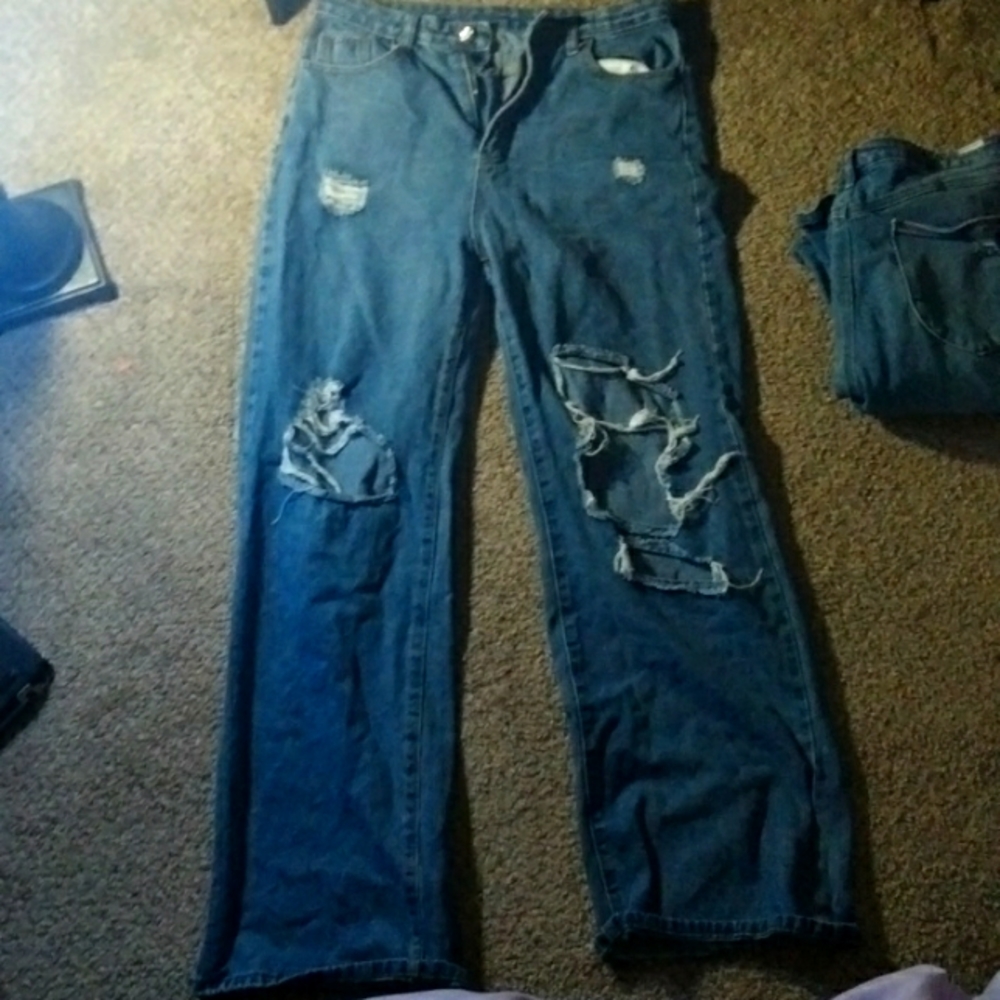 Wide leg ripped jeans